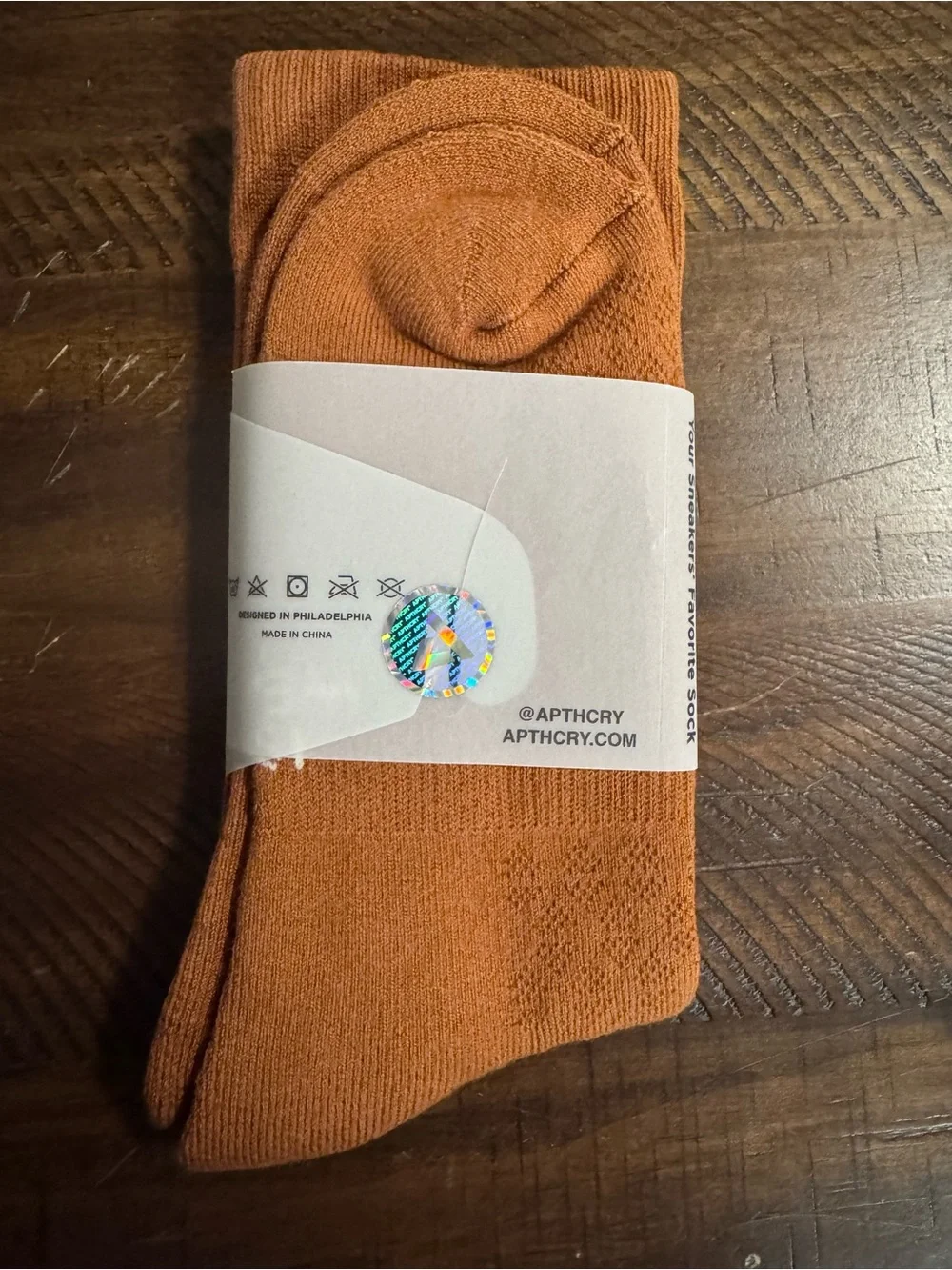 APTHCRY Men's Crew Socks - Rust Brown